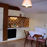 Appartements-christian شقة *